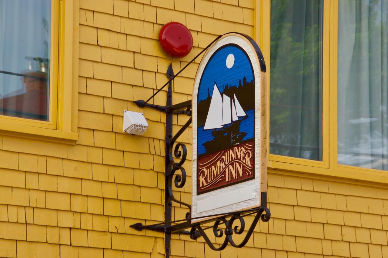 Rum Runner Inn Луненберг Экстерьер фото